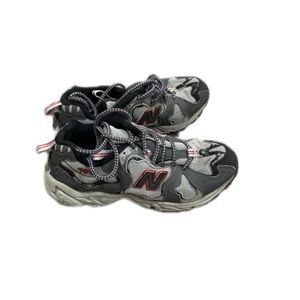 New Balance Women’s Sneakers Sz 6